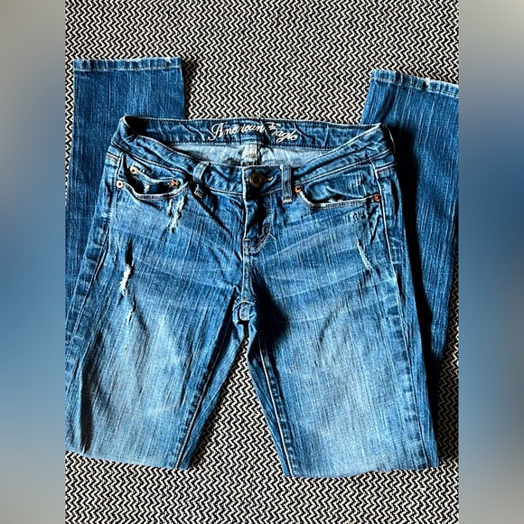 American Eagle Outfitters Denim - American Eagle Skinny 77 light/medium wash distressed skinny jeans